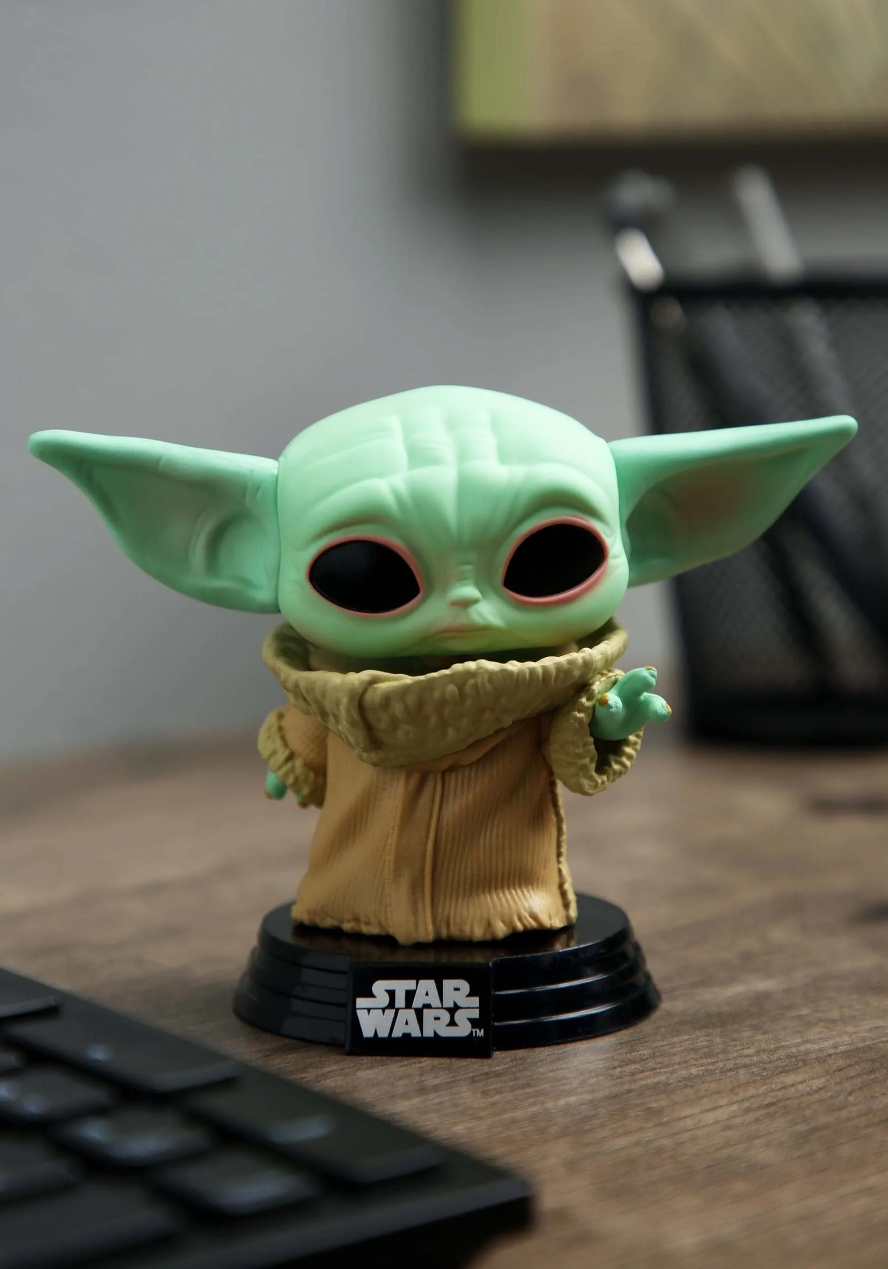 Funko Pop! Star Wars: the Mandalorian - Grogu (the Child, Baby Yoda) - (Grogu (the Child, Baby Yoda), Baby Yoda) - Collectable Vinyl Figure - Gift Idea - Official Merchandise - Toys for Kids & Adults