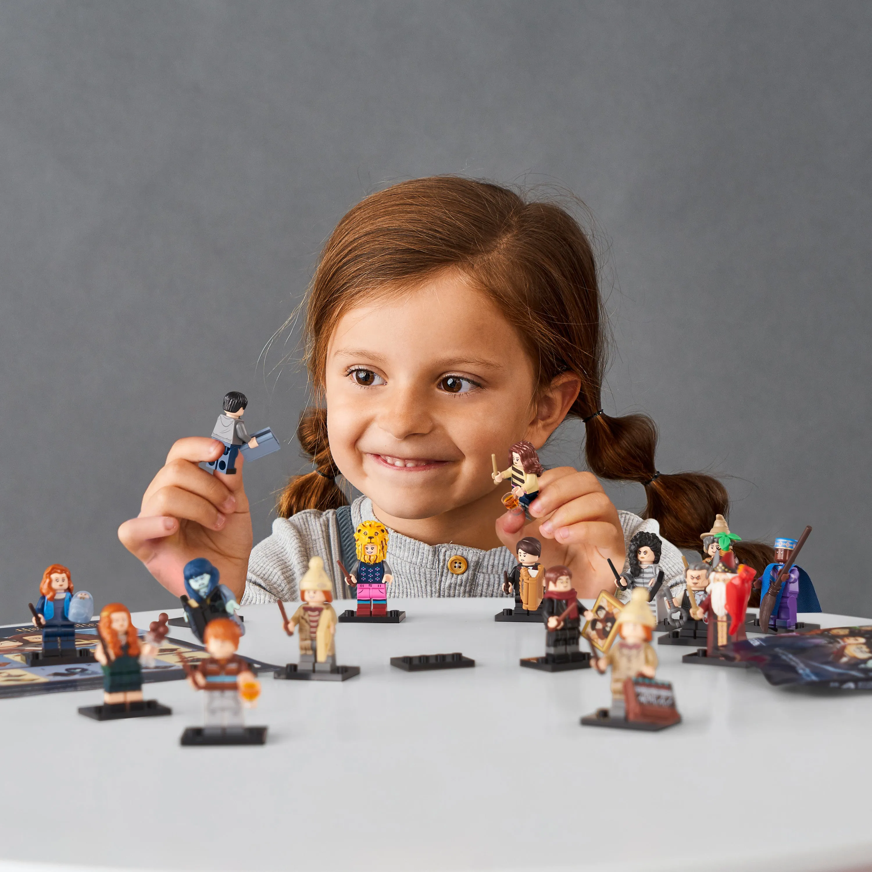 HARRY POTTER MYSTERY FIGURE