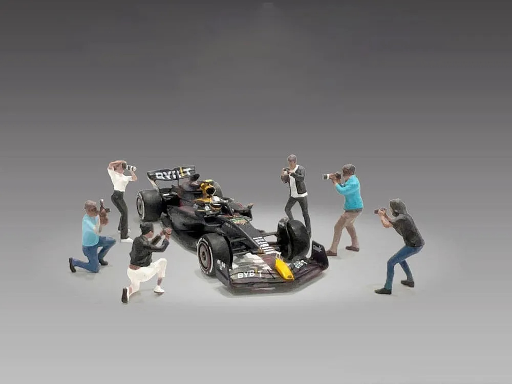 "Photographers" 6 piece Diecast Figure Set (6 Figures) Limited Edition for 1/64 Scale Models by American Diorama